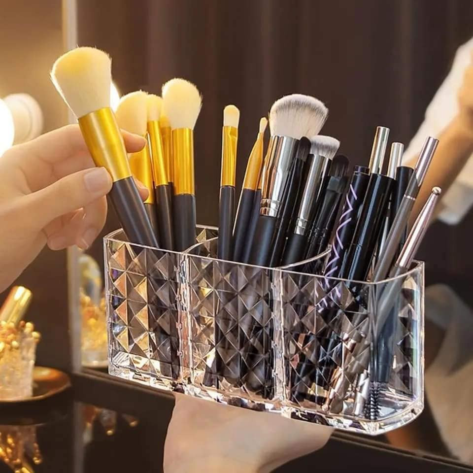 Transparent Makeup Brush Storage
